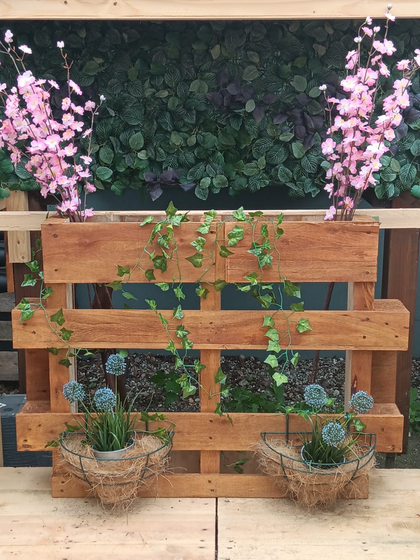 Schöne Dekoration ist die halbe Miete Clubhaus der Hundefreunde Deko