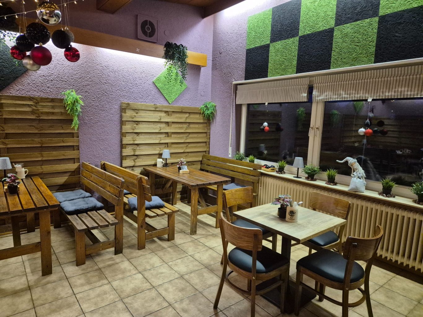 Unser Innenbereich schafft ein ruhiges Ambiente Clubhaus der Hundefreunde Innebereich