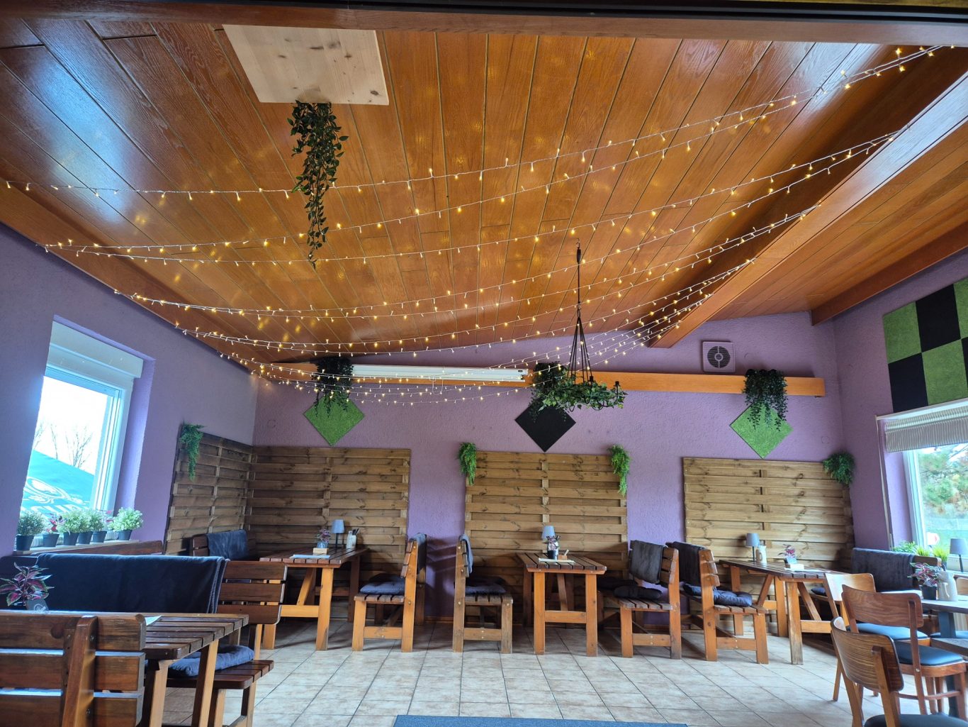 Machen Sie es sich mit Ihren Liebsten bei uns gemütlich Clubhaus der Hundefreunde Separee